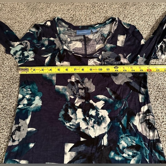 SIMPLY VERA Size S Navy Floral Rayon Knit Top - Picture 7 of 8